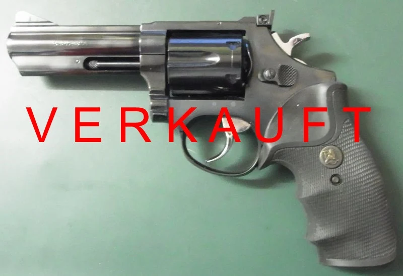 Revolver Taurus 669 blue