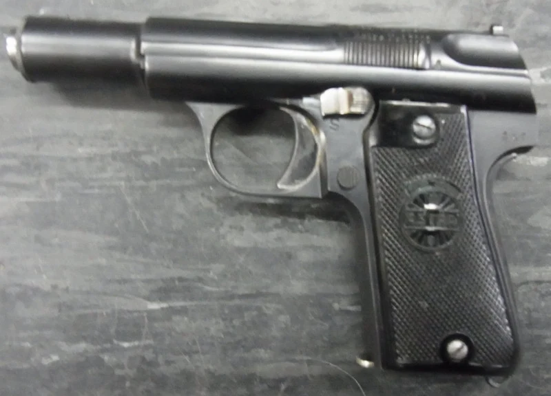 Pistole Astra 3000