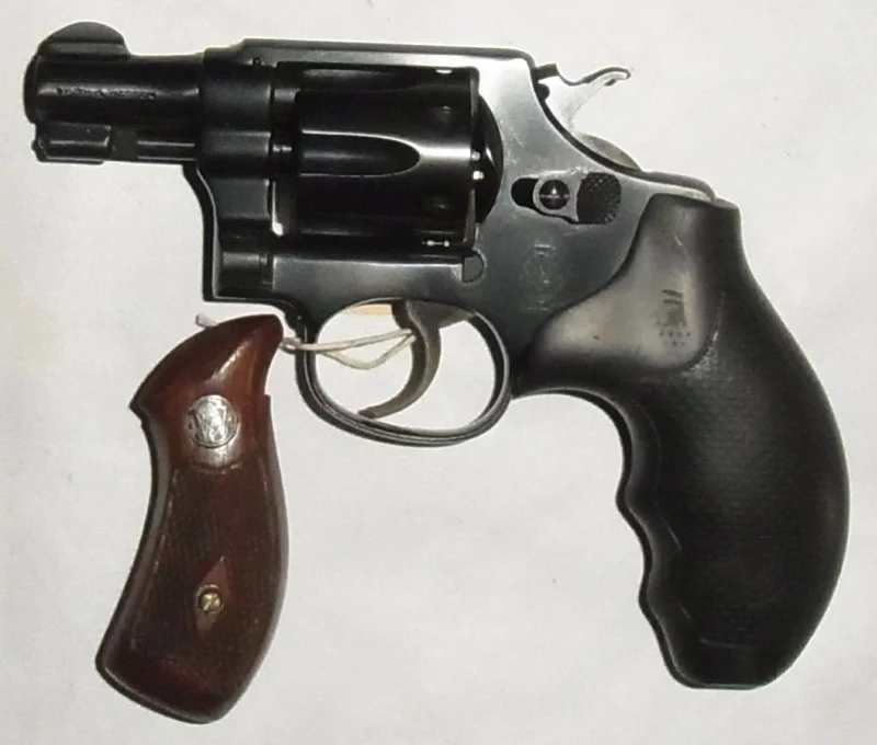 Revolver S+W Modell 36, brüniert
