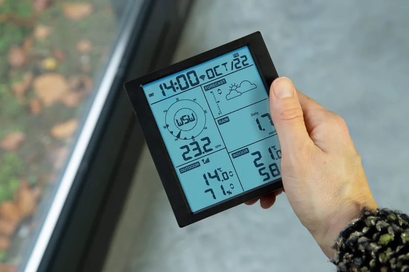 Alecto WS5200 - Professionelle 6 in 1 WLAN-Wetterstation mit App und kabellosem Außensensor, schwarz