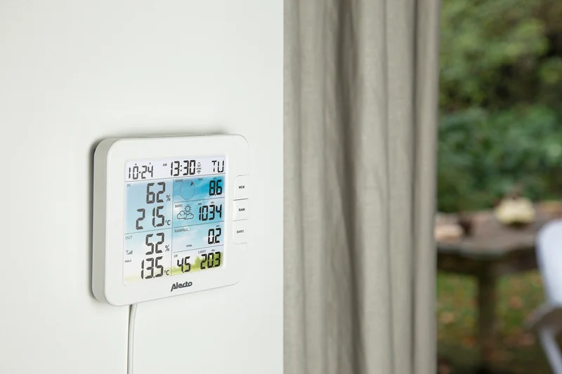 Alecto WS5400 - Professionelle 8-in-1 WLAN Wetterstation mit App und kabellosem Außensensor