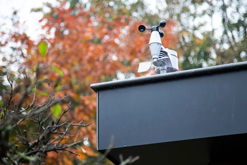 Alecto WS5400 - Professionelle 8-in-1 WLAN Wetterstation mit App und kabellosem Außensensor