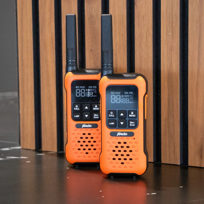 Alecto FR300OE - Robustes Funkgerät, Reichweite von bis zu 10 Kilometern, Orange/Schwarz