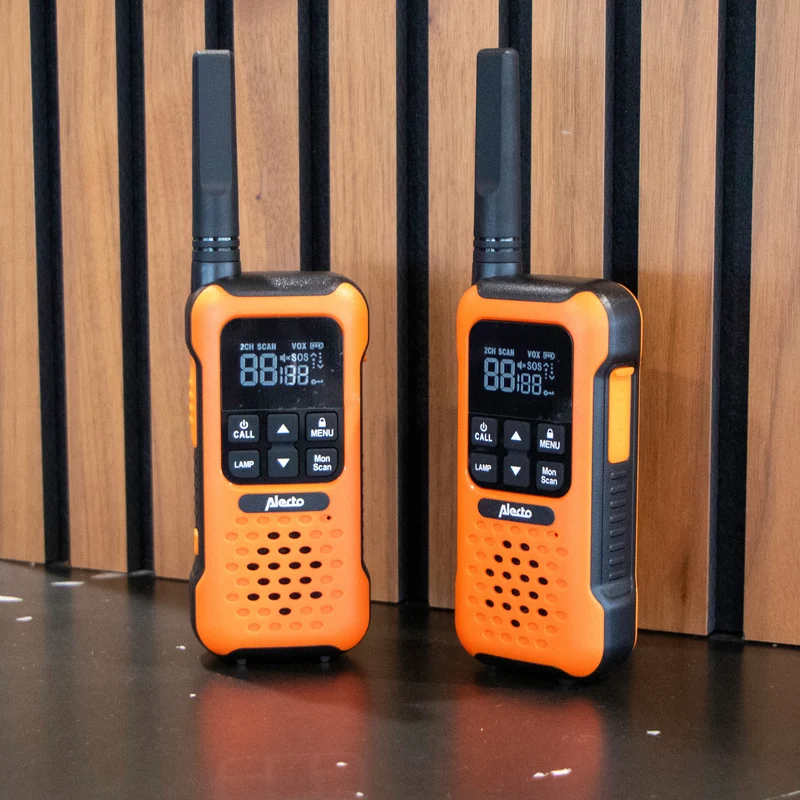 Alecto FR300OE - Robustes Funkgerät, Reichweite von bis zu 10 Kilometern, Orange/Schwarz