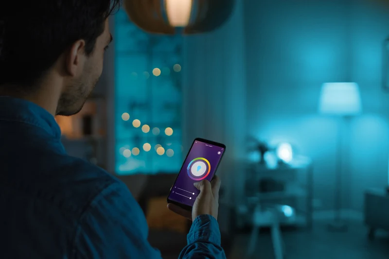 Alecto SMARTLIGHT30 - Smart-LED-Farblampe mit WLAN