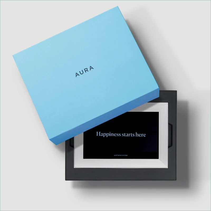 Carver by Aura Intelligenter digitaler Bilderrahmen 10,1 Zoll HD WLAN Gravel (Anthrazit) oder Sea Salt (Weiß)