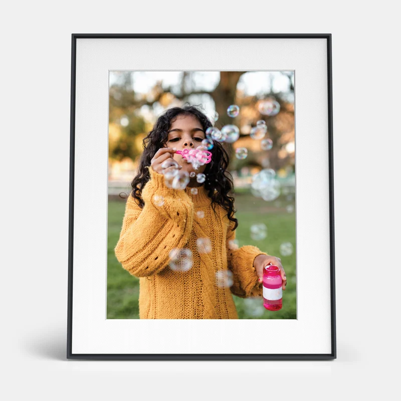 Walden by Aura Intelligent Digital Picture Frame 15 Zoll HD WLAN Ink (Dunkel) oder Clay (Hell)