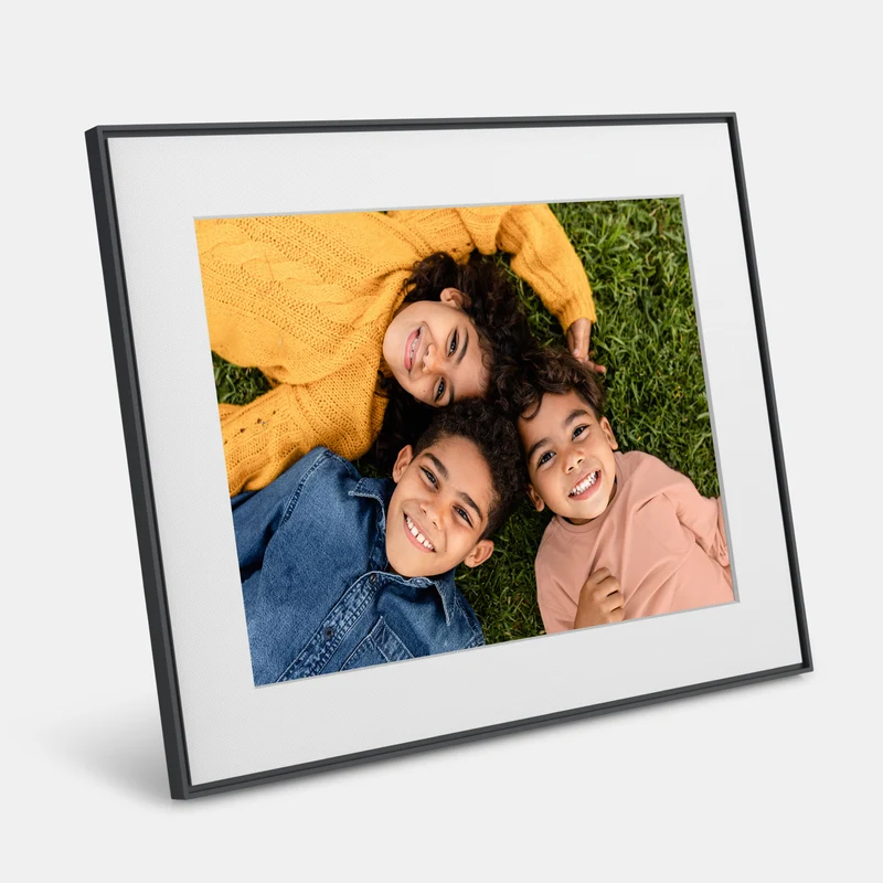 Walden by Aura Intelligent Digital Picture Frame 15 Zoll HD WLAN Ink (Dunkel) oder Clay (Hell)