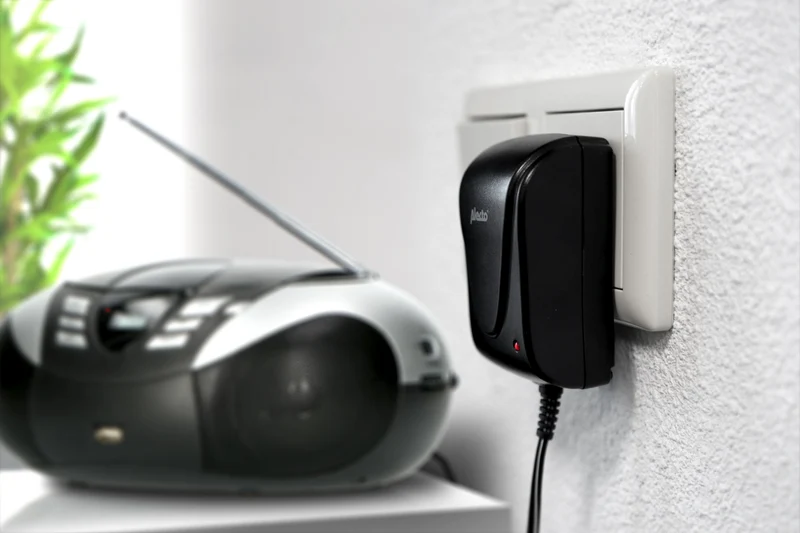 Alecto EUP-1500 - Universal Eco Netzadapter 1500mA , Schwarz