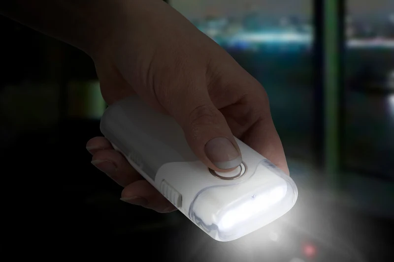 Alecto ATL-80 - Aufladbare LED-Taschenlampe/LED-Nachtlicht mit Sensor, Weiß