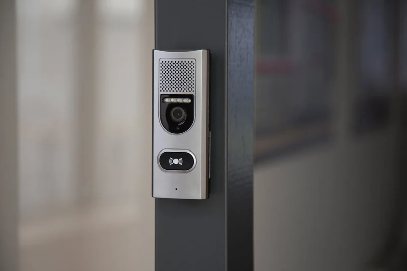Alecto ADI-250 - Türsprechanlage mit Kamera und 3.5" Farbdisplay, Weiß/Silber